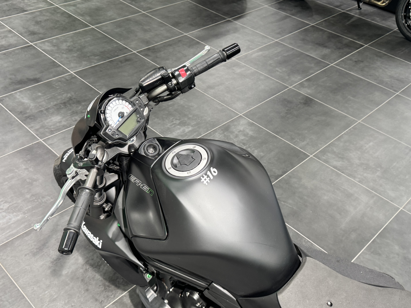 Kawasaki ER-6N Preparation Piste